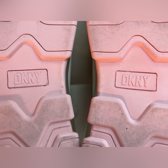 Dkny Women's Tokyo Lace-Up Zip Sneakers in White Rosewater Pink size 8. - Picture 12 of 12